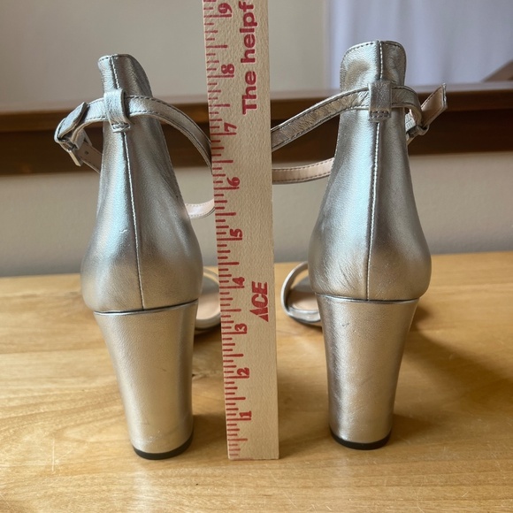 VINCE CAMUTO CORLINA ANKLE STRAP HEELED SANDAL 12M SILVER WEDDING HOLIDAY GLAM - Picture 9 of 11